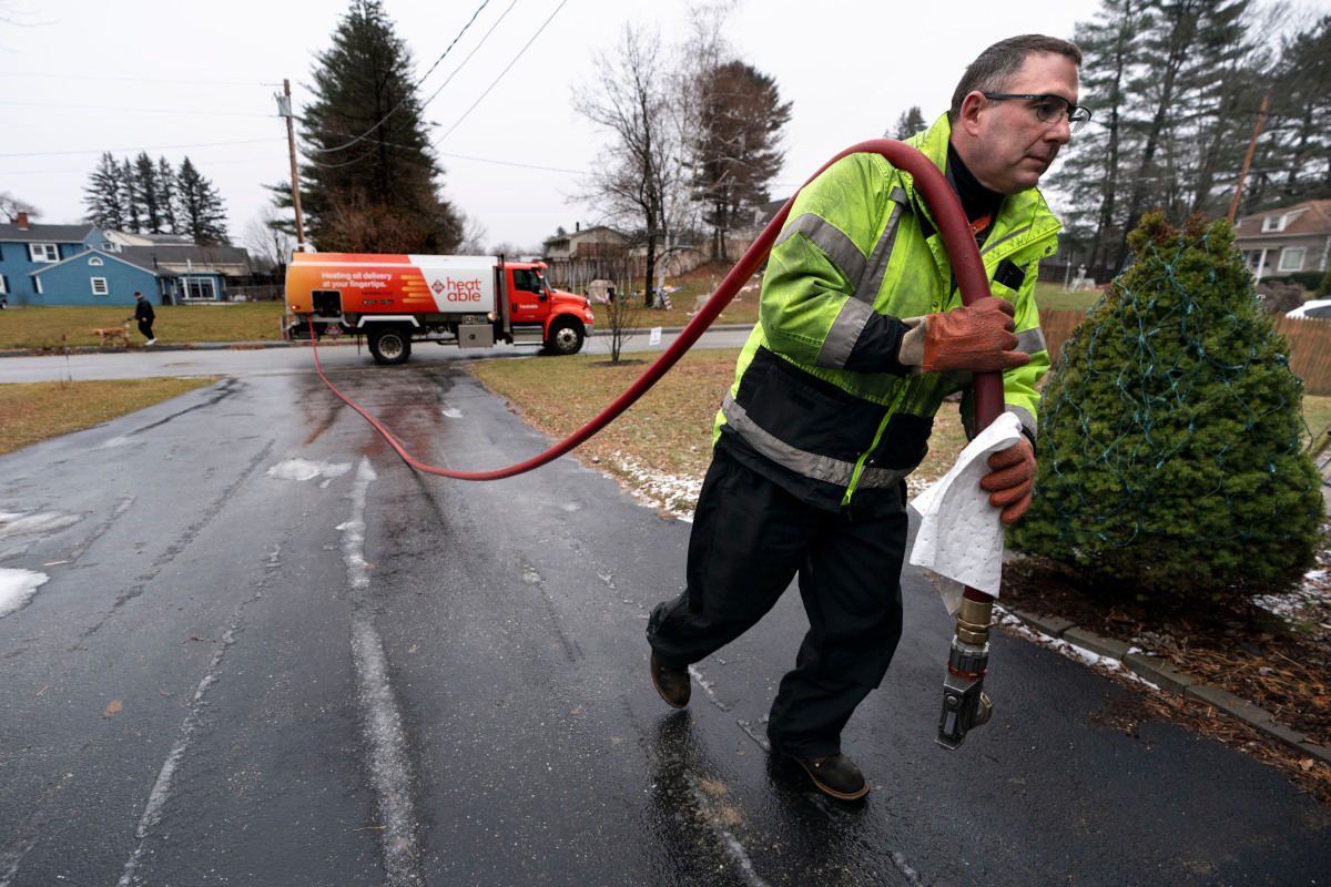 Heating oil delivery